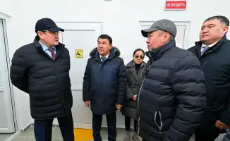 Аким области Берик Уали посетил медицинский пункт в селе Малтүгел