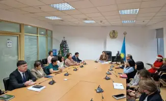 Почетное признание многолетней службы в области санитарно-эпидемиологического благополучия на фоне предстоящего Нового года