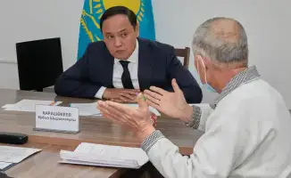 Аким Жамбылской области Ербол Карашукеев провёл приём граждан, выслушав вопросы жителей