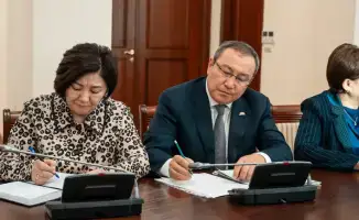 Педагоги Казахстана: кто возьмет на себя контроль?