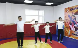 Семейные спортивные соревнования в Астане: отцы и дети демонстрируют командный дух