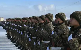 Церемония принятия Военной присяги для 600 солдат в Конаеве и Усть-Каменогорске