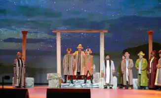 Премьера оперы «Абай» в Кызылорде: артисты филармонии и симфонический оркестр на сцене