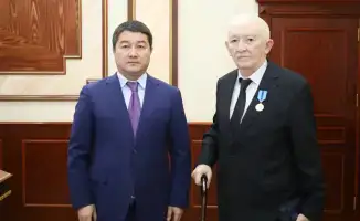 Нурдаулет Килыбай вручил государственные награды за вклад в развитие региона Мангистау