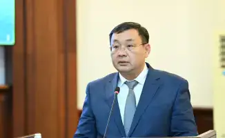 Канат Бозумбаев обсуждает внедрение водосберегающих технологий с фермерами Кызылординской области в условиях изменения климатических факторов
