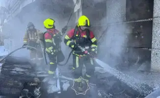 В Астане пожар в ресторане: огнеборцы ликвидируют возгорание кровли