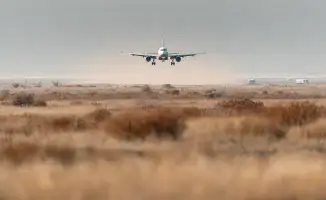 Иностранцы отказались покидать самолет в Актау: необычная ситуация с рейсом Стамбул—Актобе Pegasus