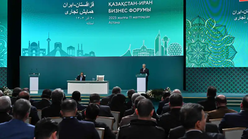 Президент Казахстана Касым-Жомарт Токаев и иранский бизнесмен Масуд Пезешкиан приняли участие в казахско-иранском бизнес-форуме, где Токаев подчеркнул стремление Казахстана стать ведущей цифровой страной в регионе. Актобе