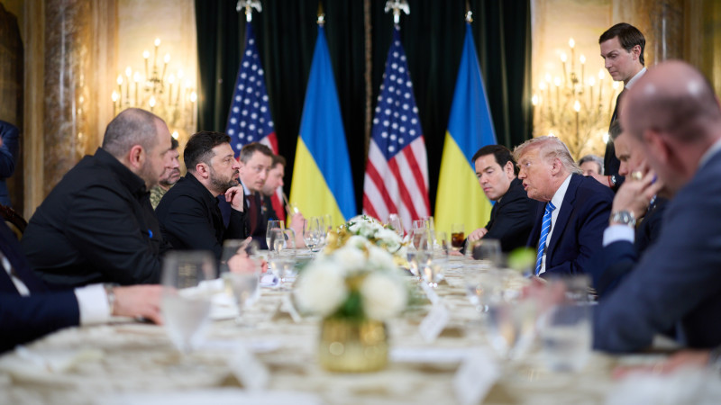 Трамп и Зеленский не смогли достичь соглашения по вопросу Донбасса на встрече в Мар-а-Лаго Актобе