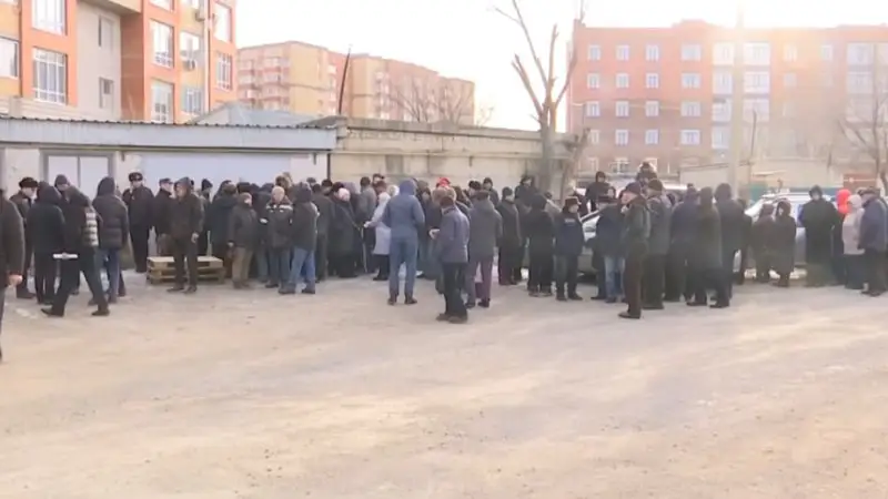 В Актобе разгорелся скандал: владельцы гаражей против сноса кооператива, которому почти 40 лет Актобе