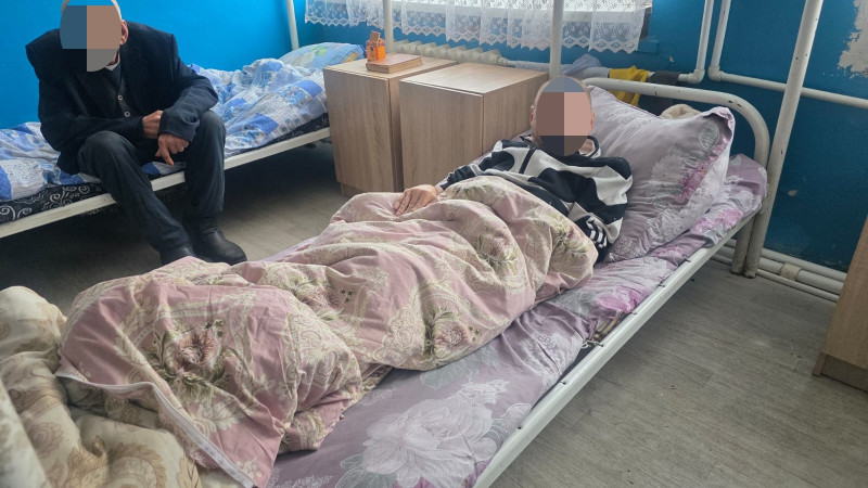 Скандал в Актобе: Центр ресоциализации бездомных под огнём обвинений в избиениях и антисанитарии Актобе