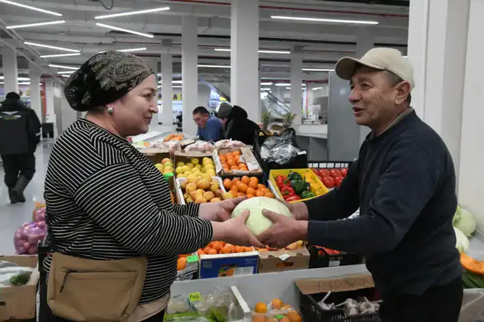 Богатый ассортимент продукции по выгодным ценам: в столице прошла очередная сельхозярмарка (5)