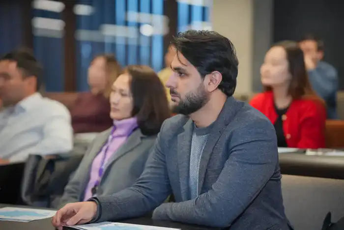 Министр Саясат Нурбек провел встречу с казахстанскими студентами в Великобритании (5)