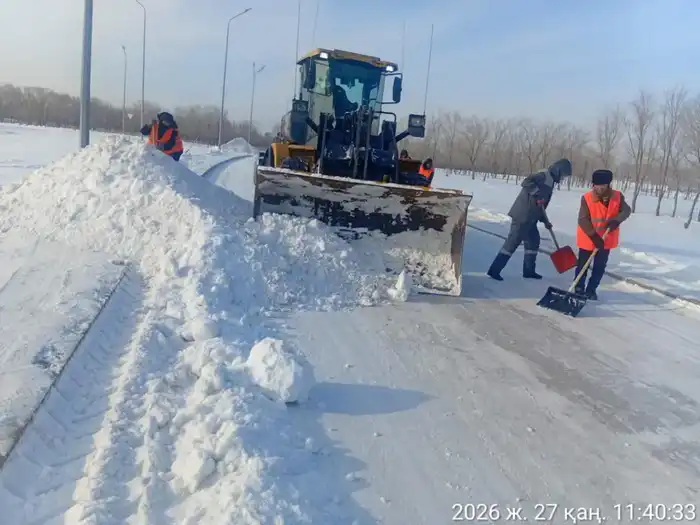 Более тысячи единиц спецтехники задействовано в снегоуборочных работах в Астане Актобе