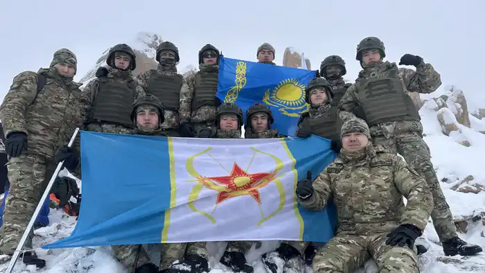 Курсанты силовых вузов покорили 3500-метровый пик в Заилийском Алатау (5)