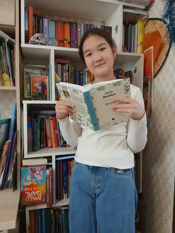 Чтение 853 книг 11-летней школьницей в Астане подстегивает интерес к многогранной литературе среди молодежи Актобе