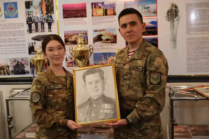 Герои на холсте: военнослужащий нарисовал портреты для музея Национальной гвардии (7)