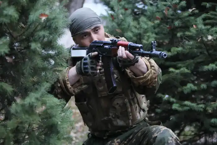 Астанинский чемпион каратэ служит в десанте Актобе