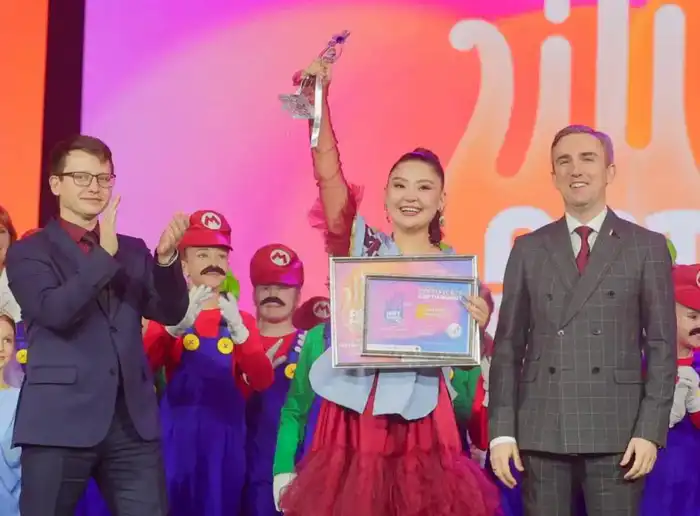 Студентка Казахской национальной академии искусств Акерке Амалят завоевала Гран-при в Витебске на международном фестивале-конкурсе "Арт-парад" Актобе