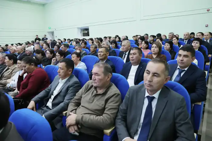 Ербол Карашукеев встретился с жителями Жамбылского района Актобе