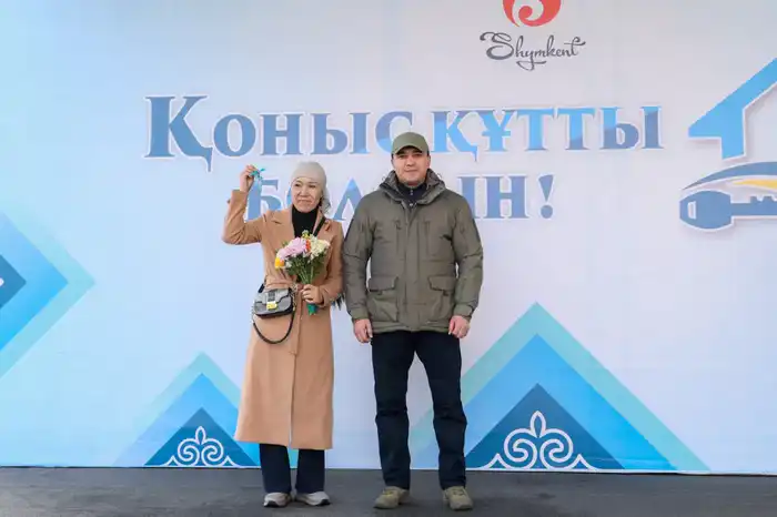 В МИКРОРАЙОНЕ «ТҰРАН» 24 СЕМЬИ ПОЛУЧИЛИ АРЕНДНОЕ ЖИЛЬЁ Актобе