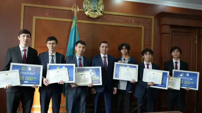 В Карагандинской области наградили бронзовых призёров Международной Жаутыковской олимпиады Актобе
