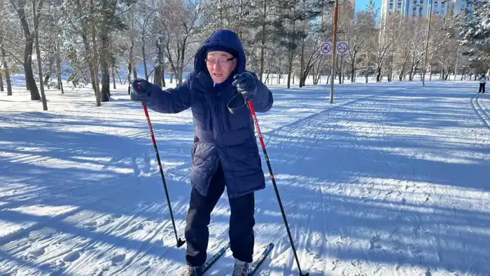 Активное участие пенсионеров в лыжном спорте и зимнем плавании способствует улучшению здоровья и долголетию Актобе