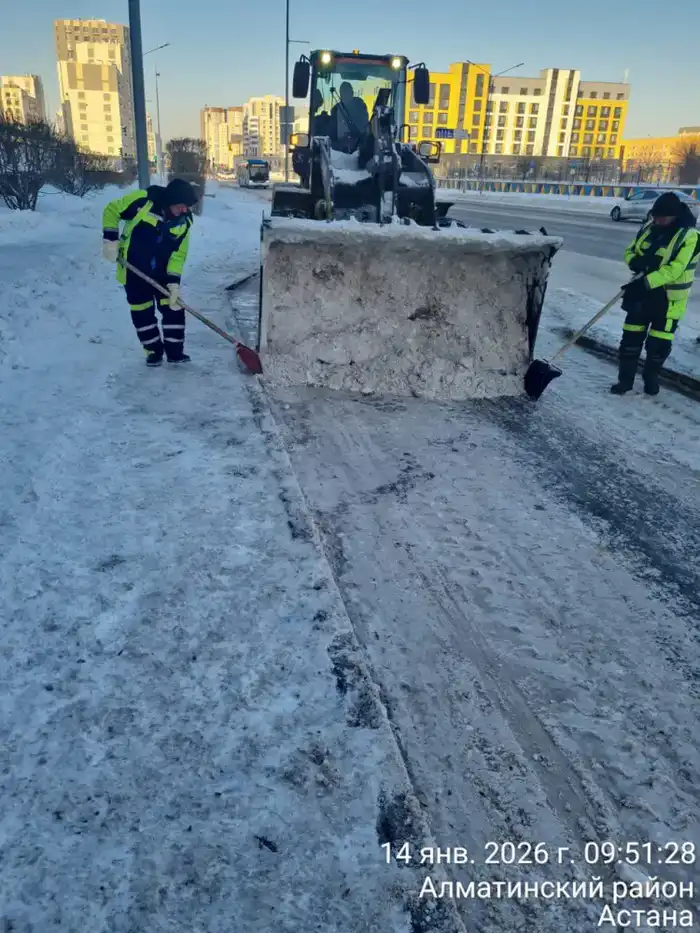Астана: вывоз 70 тысяч кубометров снега за ночь Актобе