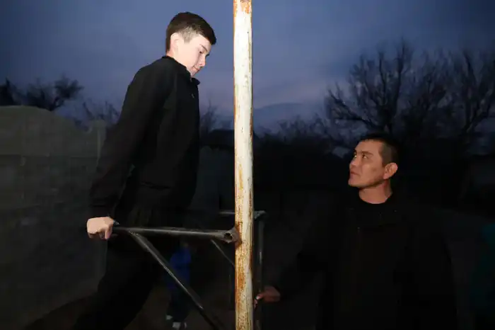 Отец восьмерых детей и служба в Национальной гвардии ответственности и семье Актобе