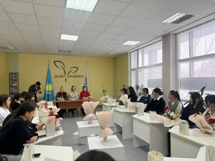 В Астане студенты и школьники запустили проект по производству парфюмерии с эфирными маслами из США Актобе