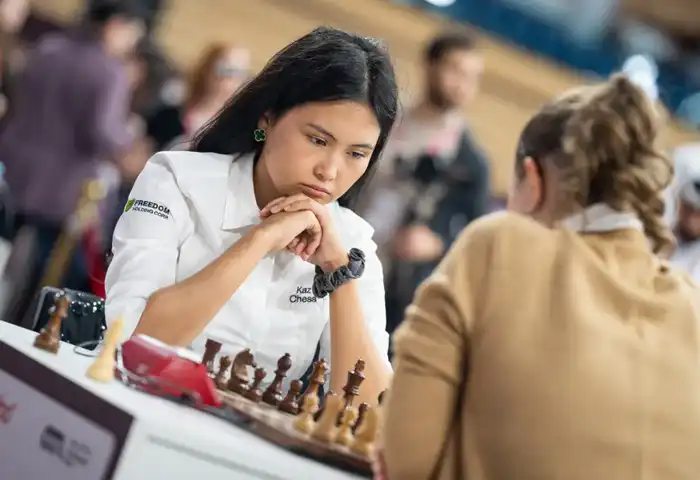 Бибисара Асаубаева завоевала титул трёхкратной чемпионки мира по шахматам в Дохе Актобе