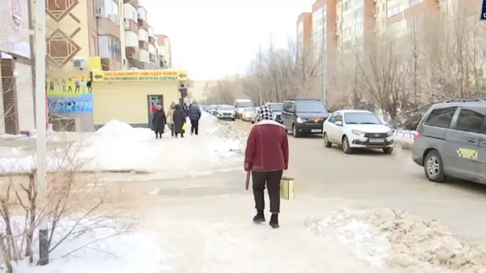 Актобе: Обледеневшие тротуары и травмпункт для 80 человек — испытание на дороге на работу Актобе