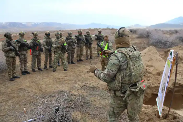 В условиях, приближенных к боевым: как готовят разведчиков ДШВ (5)