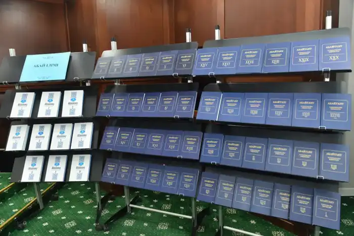 В КазНУ прошло заседание Ученого совета по итогам празднования 180-летия Абая (10)