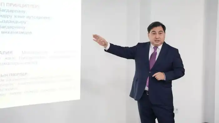 Председатель Агентства Дархан Жазықбай встретился со слушателями «Школы аналитики» (3)