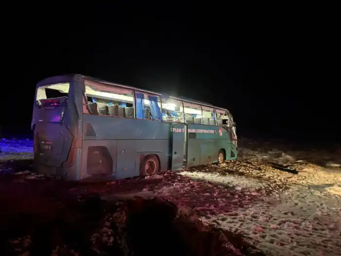 Ночной переворот автобуса на трассе: четыре погибших, трое пострадавших Актобе