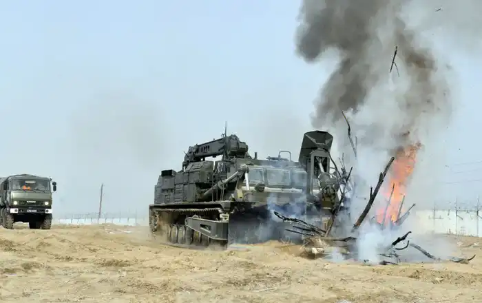 Роботы, дроны и четвероногие саперы: в Конаевском гарнизоне прошел пресс-тур для представителей СМИ (7)