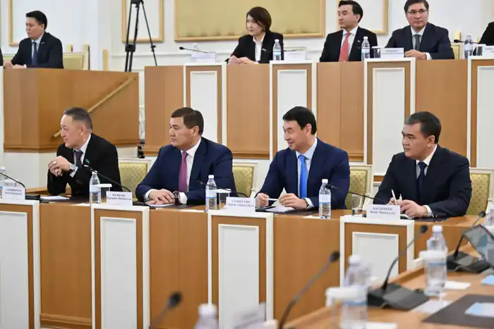 В Астане прошло первое заседание Комиссии по Конституционной реформе под руководством Эльвиры Азимовой Актобе