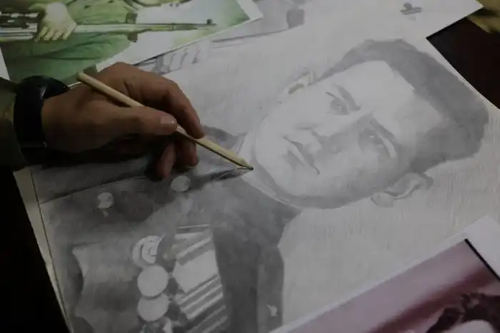 Герои на холсте: военнослужащий нарисовал портреты для музея Национальной гвардии (3)