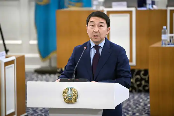 Представление проекта новой редакции Конституции Казахстана: акцент на защите прав человека и народном совете Актобе