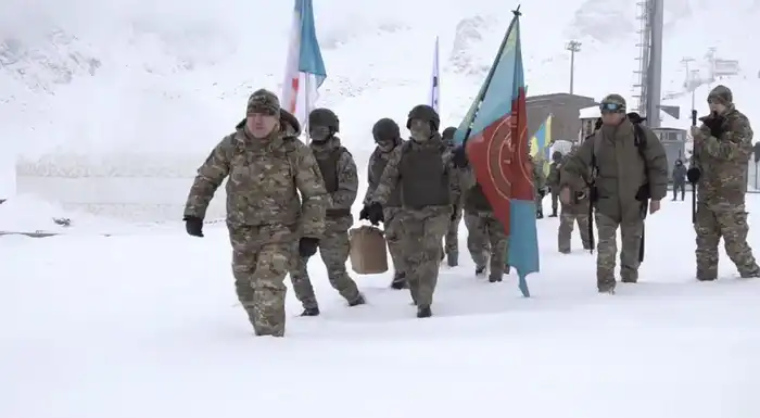 Курсанты силовых вузов Алматы успешно покорили 3500-метровый пик в Заилийском Алатау Актобе