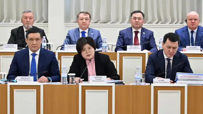 В Астане стартовало первое заседание Комиссии по конституционной реформе: Ерлан Карин представил 8 предложенных нововведений Актобе