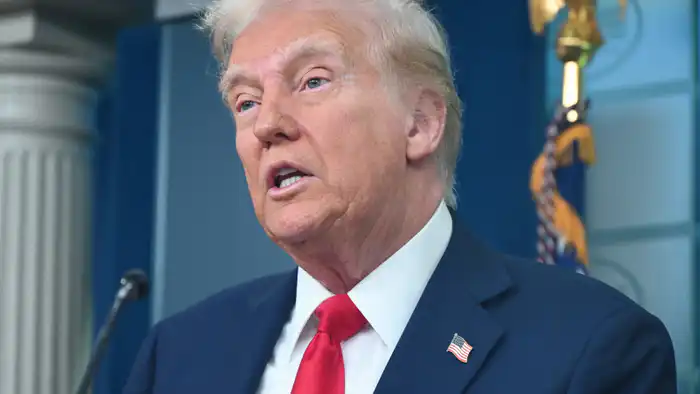 Президент США Дональд Трамп прокомментировал ситуацию с захватом власти в Венесуэле, заявив о необходимости решения вопроса о будущем страны и о том, кто будет управлять Венесуэлой после Николаса Мадуро. Актобе