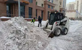 Астана: город под снежным одеялом очищают 1 800 единиц спецтехники