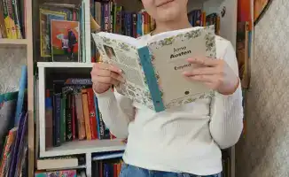 Чтение 853 книг 11-летней школьницей в Астане подстегивает интерес к многогранной литературе среди молодежи