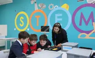 Сотрудничество Дворца Кәусар и Карагандинского технического университета для профориентации школьников