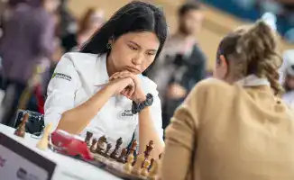 Бибисара Асаубаева завоевала титул трёхкратной чемпионки мира по шахматам в Дохе