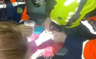 В Астане спасатели освободили девушку от кольца, сдавившего палец