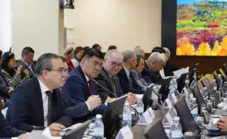 Конференция в Астане: обсуждение художественного языка и социальной ответственности в творчестве Алибека Аскара