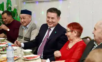 Новогоднее поздравление одиноких пожилых людей в Центре социальных услуг ВКО